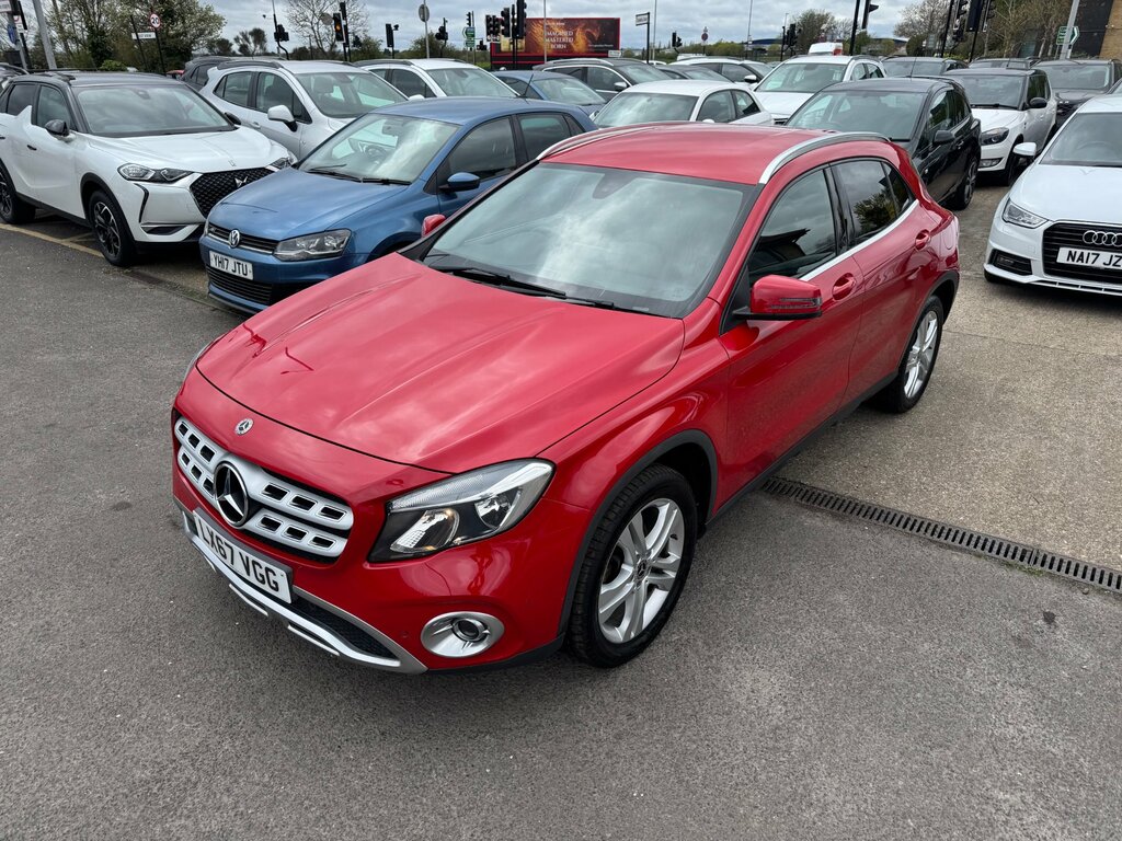 Mercedes-Benz GLA Class 1.6 Gla200 Sport Executive Suv 7G-dct Red