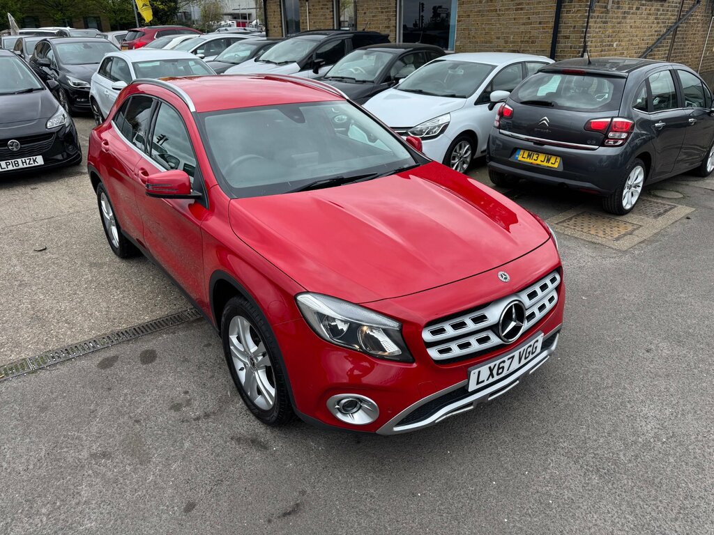 Mercedes-Benz GLA Class 1.6 Gla200 Sport Executive Suv 7G-dct LX67VGG Red #3
