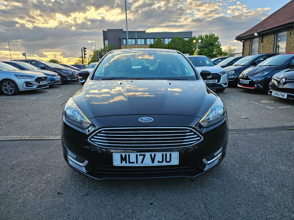 Ford Focus 1.0T Ecoboost Titanium Hatchback ML17VJU Black #3