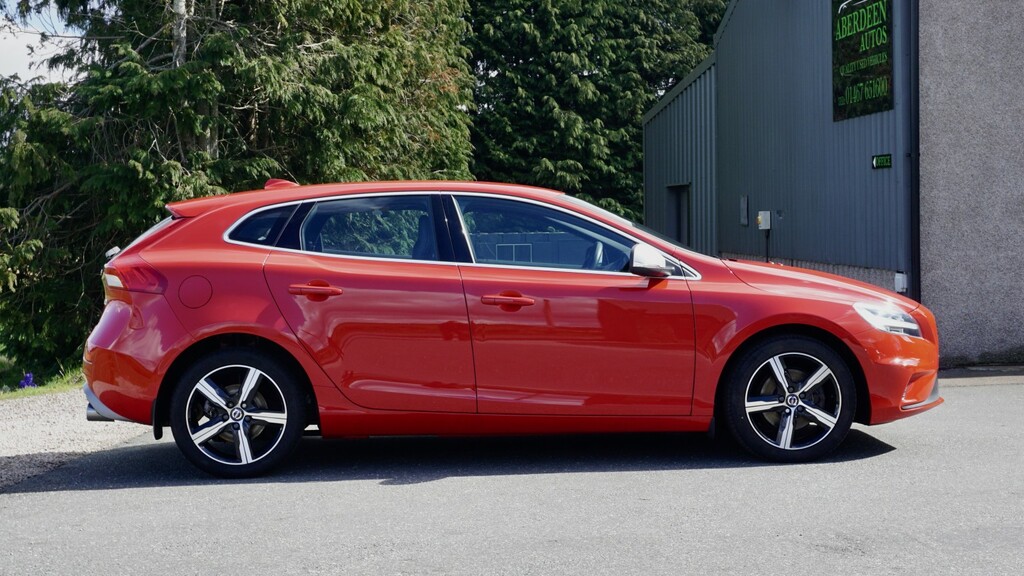 Volvo V40 2.0 R-design T2 Red #4
