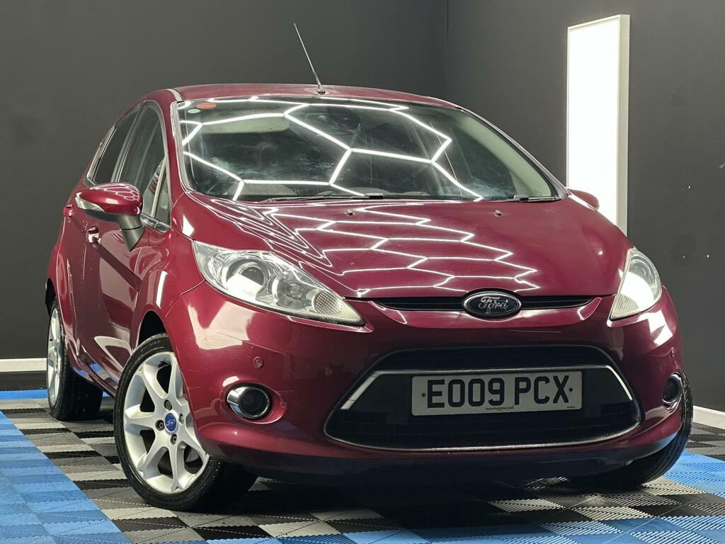 Ford Fiesta 1.4 Tdci Titanium Hatchback 110 Red