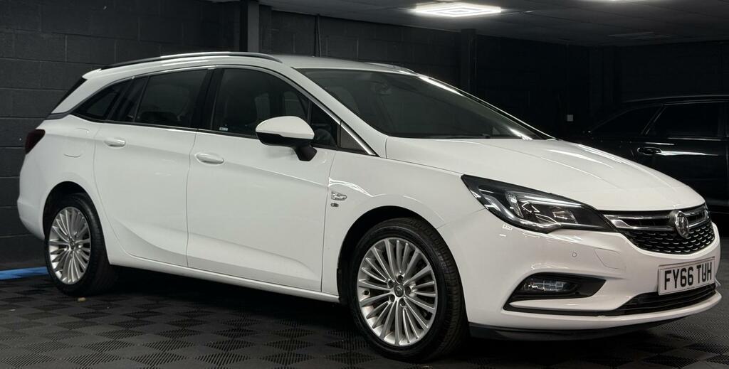Vauxhall Astra Elite Nav FY66TUH White #3