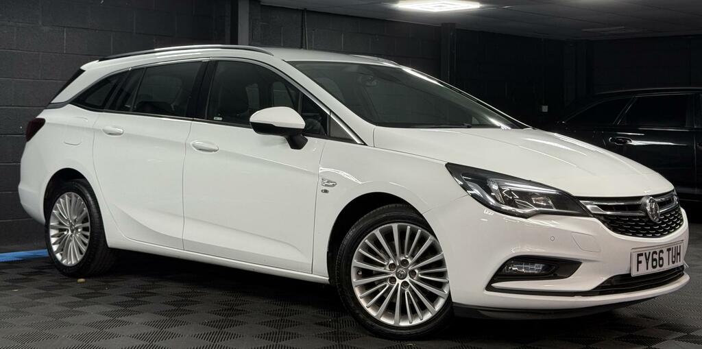Vauxhall Astra Elite Nav FY66TUH White #2