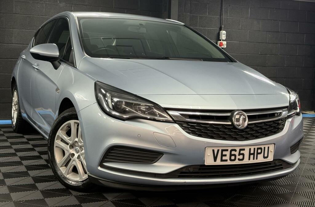 Vauxhall Astra 1.6 Cdti Blueinjection Tech Line Hatchback Die Silver