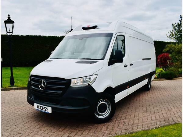 Mercedes-Benz Sprinter Temperature Controlled Temperature Controlled 317 White