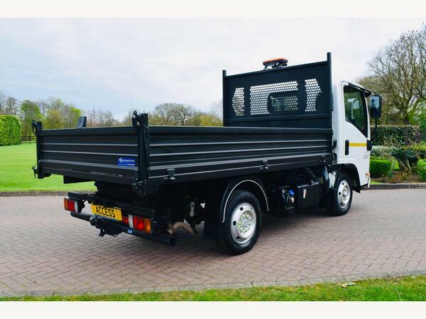 Isuzu Tipper N35.125se Tipper LP23ZYD White #6