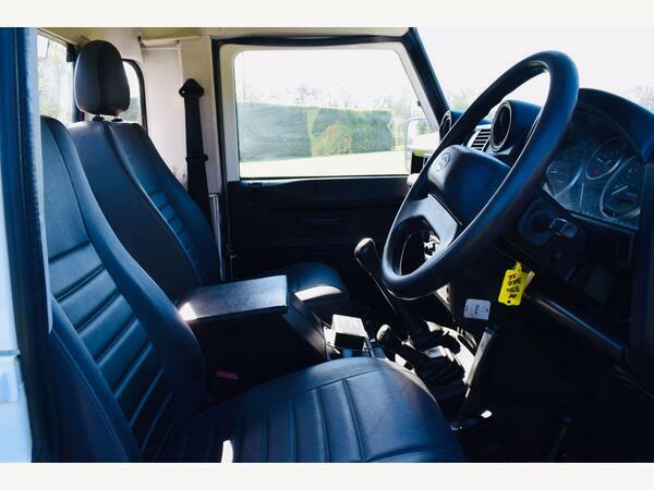 Land Rover Defender 110 Pickup Cherry Picker 2.2 Tdci 4Wd Mwb White