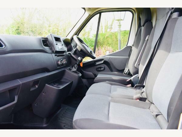 Renault Master Panel Van 2.3 Dci 35 Business Fwd Lwb Medium Roof HN23GYZ Grey #4