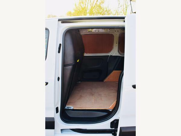 Peugeot Partner Panel Van 1.5 Bluehdi 1000 Professional Premium BW72WLF White #5