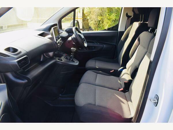 Peugeot Partner Panel Van 1.5 Bluehdi 1000 Professional Premium BW72WLF White #3