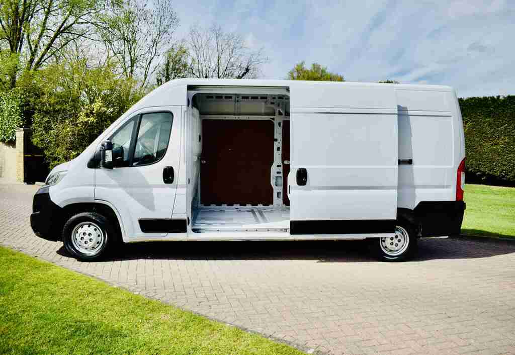 Citroen Relay Panel Van 2.2 Bluehdi 35 Enterprise L3 High Roof E LJ72PYN White #3