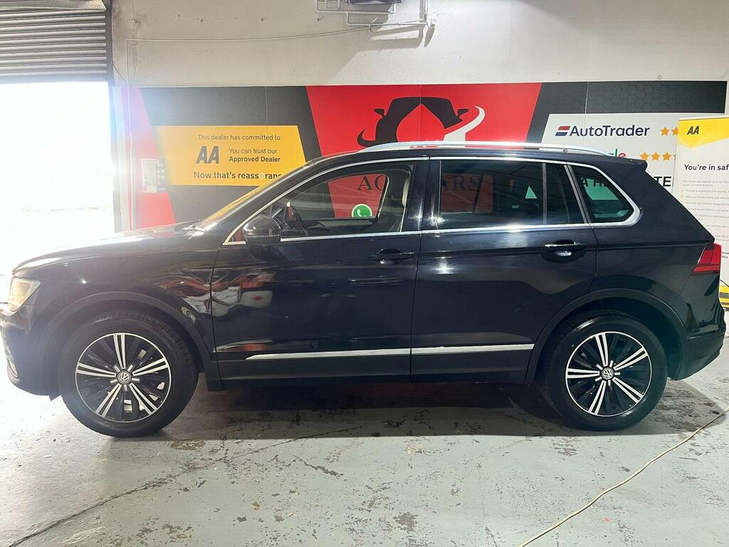 Volkswagen Tiguan Suv 2.0 Tdi Bluemotion Tech Se Navigation Dsg 4Mot CX66NEN Black #5