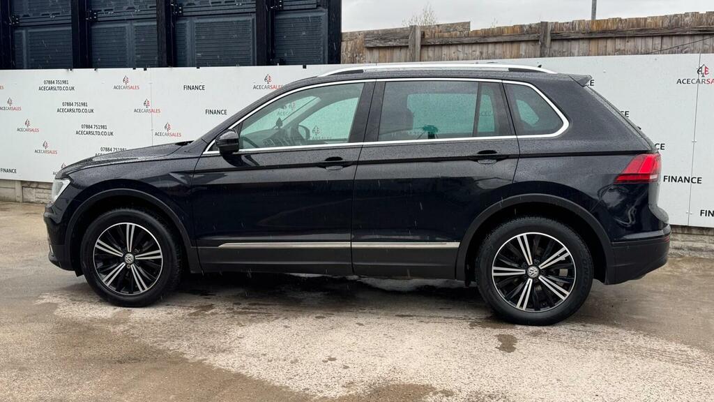 Volkswagen Tiguan Suv 2.0 Tdi Se Navigation Dsg 4Motion Euro 6 Ss AV67MYZ Black #5