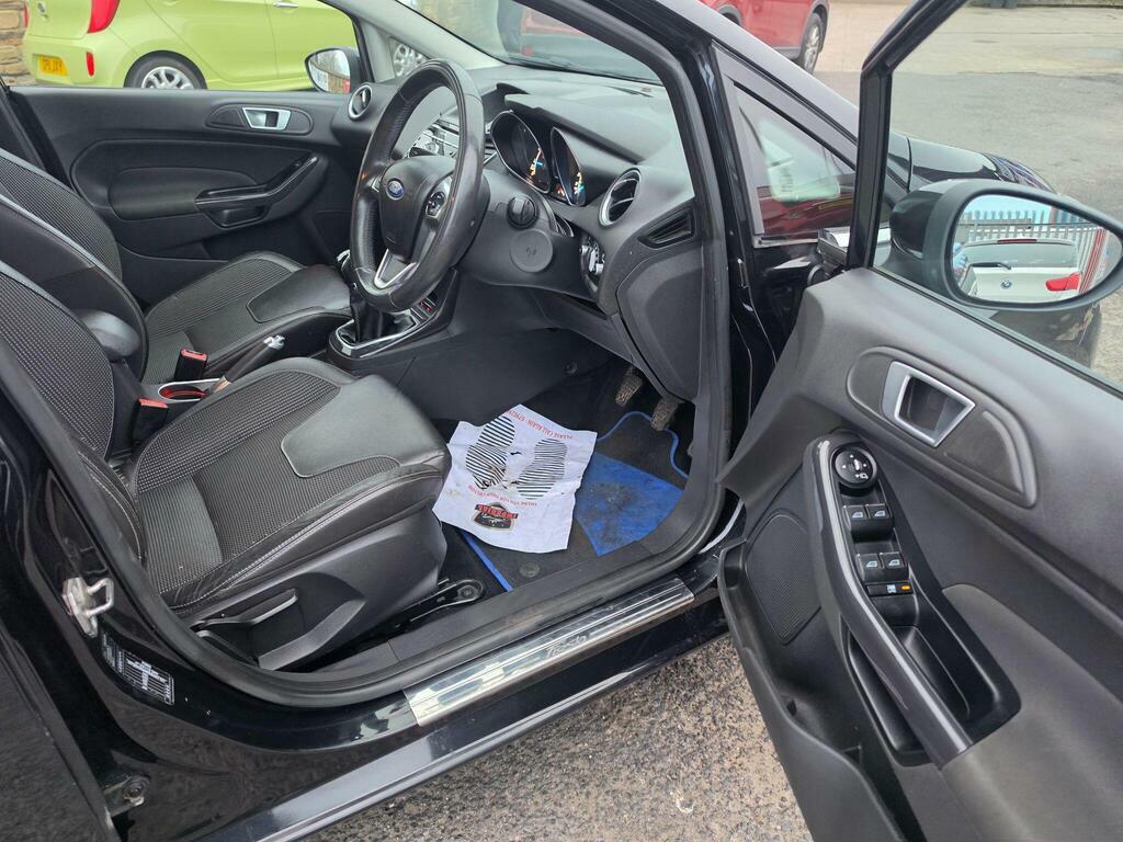 Ford Fiesta 1.0T Ecoboost Titanium X Euro 5 S S  Black #5