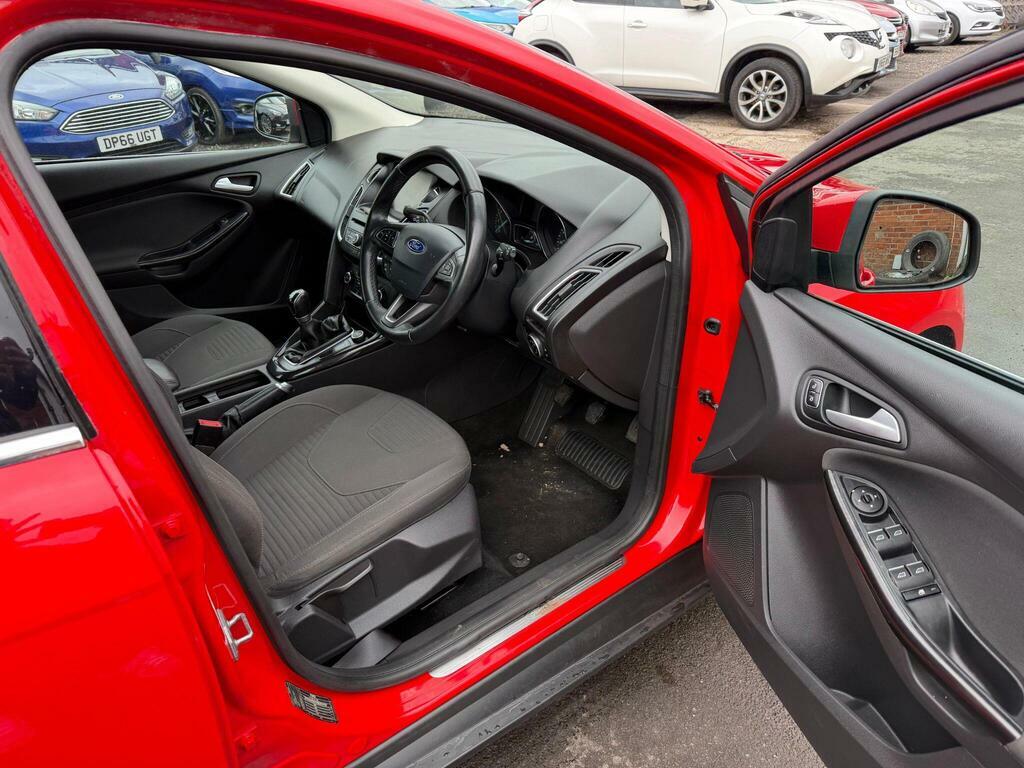 Ford Focus 1.0T Ecoboost Titanium Euro 6 S S YY16XFV Red #5