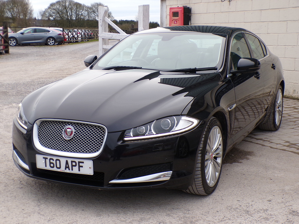 Jaguar XF D Portfolio T60APF Black #4