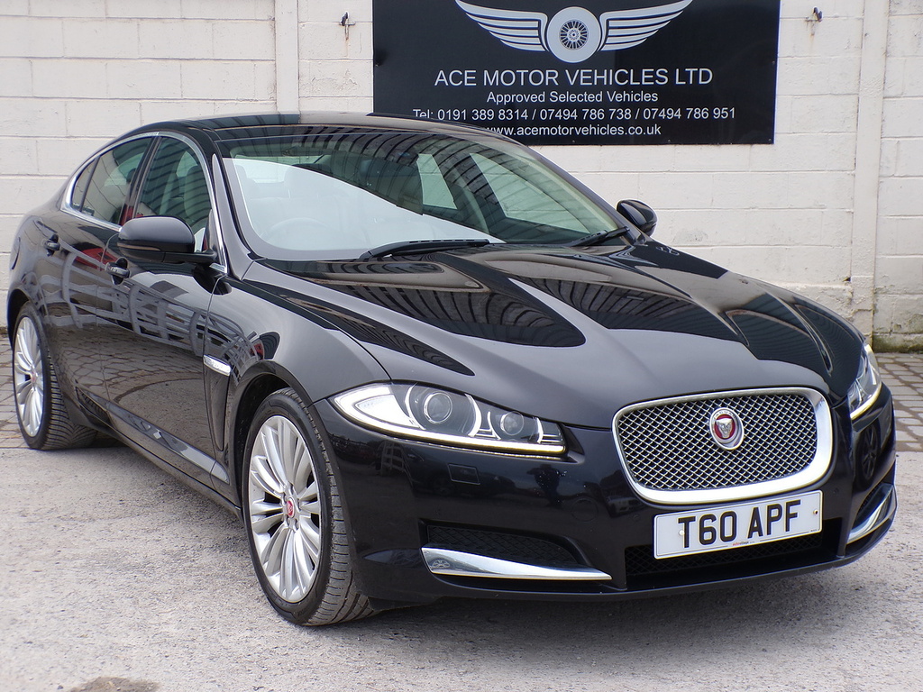 Jaguar XF D Portfolio Black