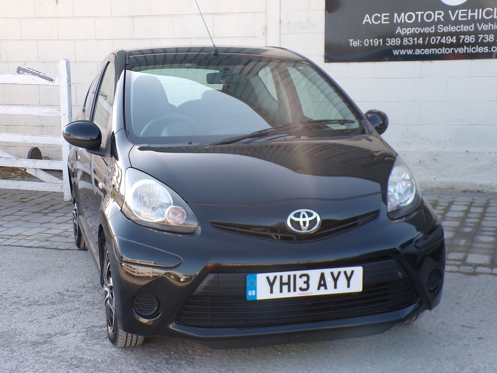 Toyota Aygo Vvt-i Ice YH13AYY Black #2