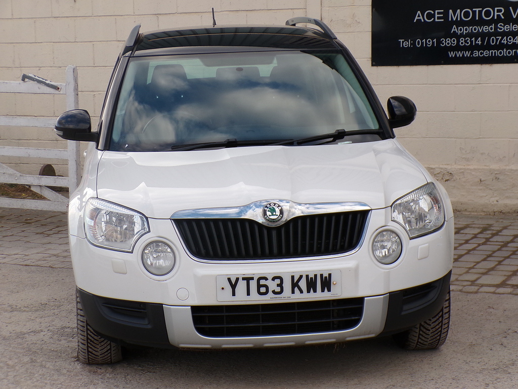 Skoda Yeti Tdi Adventure YT63KWW White #2