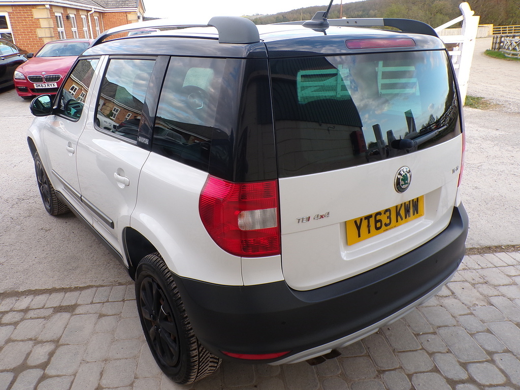 Skoda Yeti Tdi Adventure YT63KWW White #5