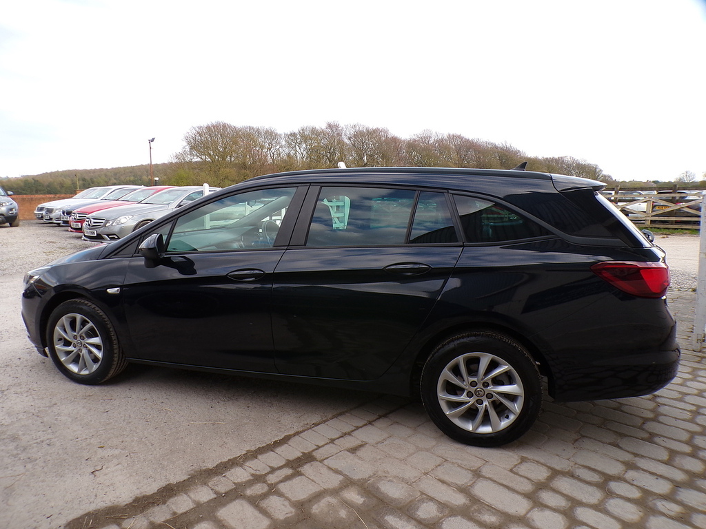 Vauxhall Astra Cdti Ecotec Blueinjection Design FL68PUY Blue #5