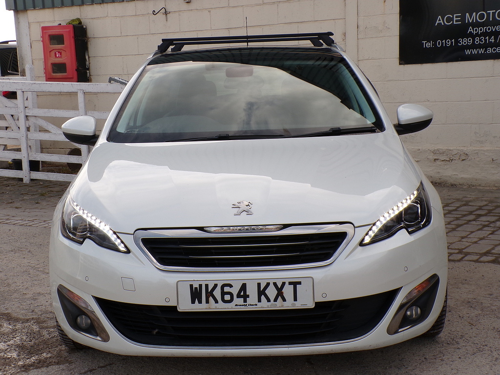Peugeot 308 SW E-hdi Feline White #2