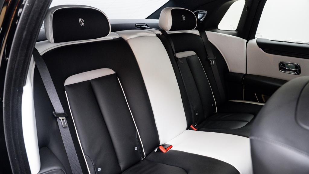 Rolls-Royce Ghost II Black Badge YD25BXF  #9