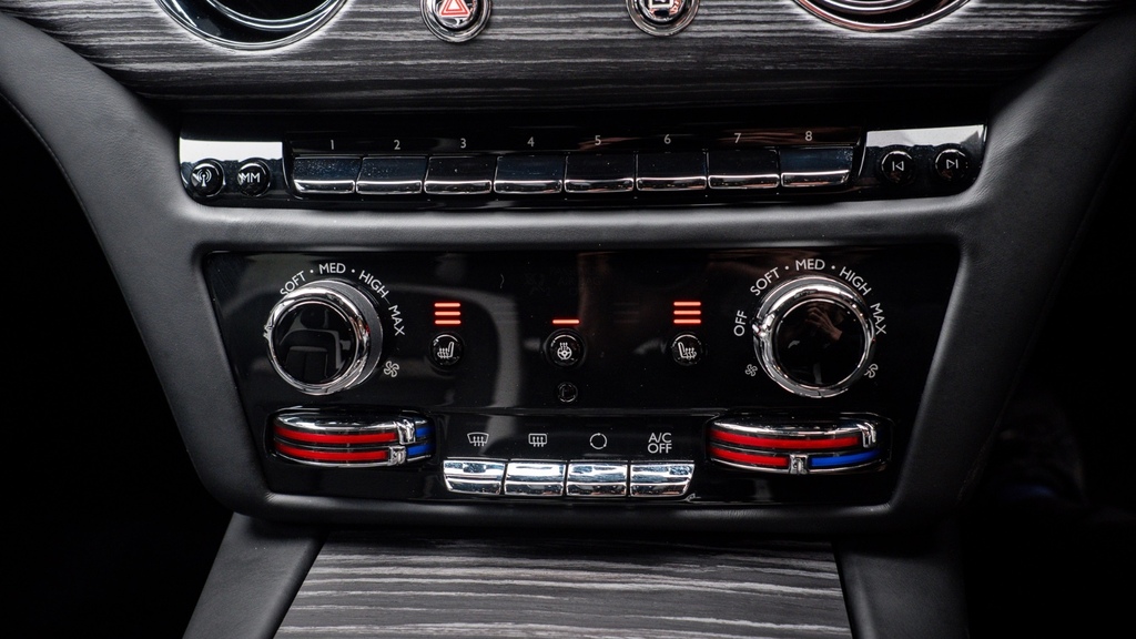 Rolls-Royce Ghost II Black Badge YD25BXF  #42