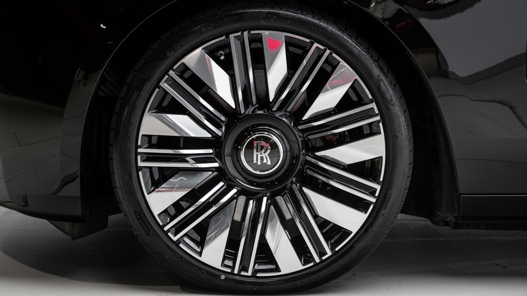 Rolls-Royce Ghost II Black Badge YD25BXF  #54