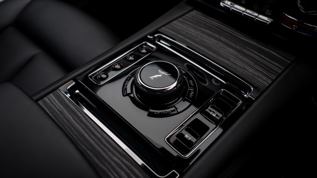 Rolls-Royce Ghost II Black Badge YD25BXF  #44