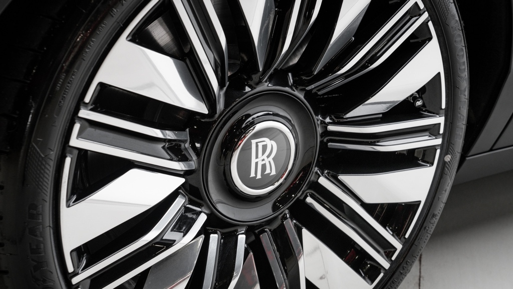 Rolls-Royce Ghost II Black Badge YD25BXF  #63
