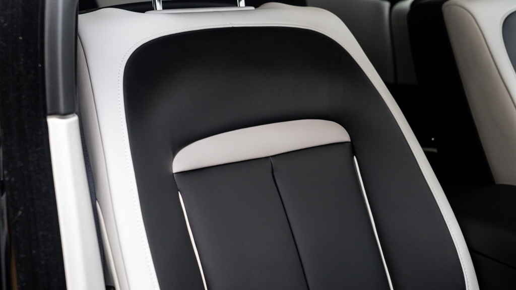 Rolls-Royce Ghost II Black Badge YD25BXF  #27