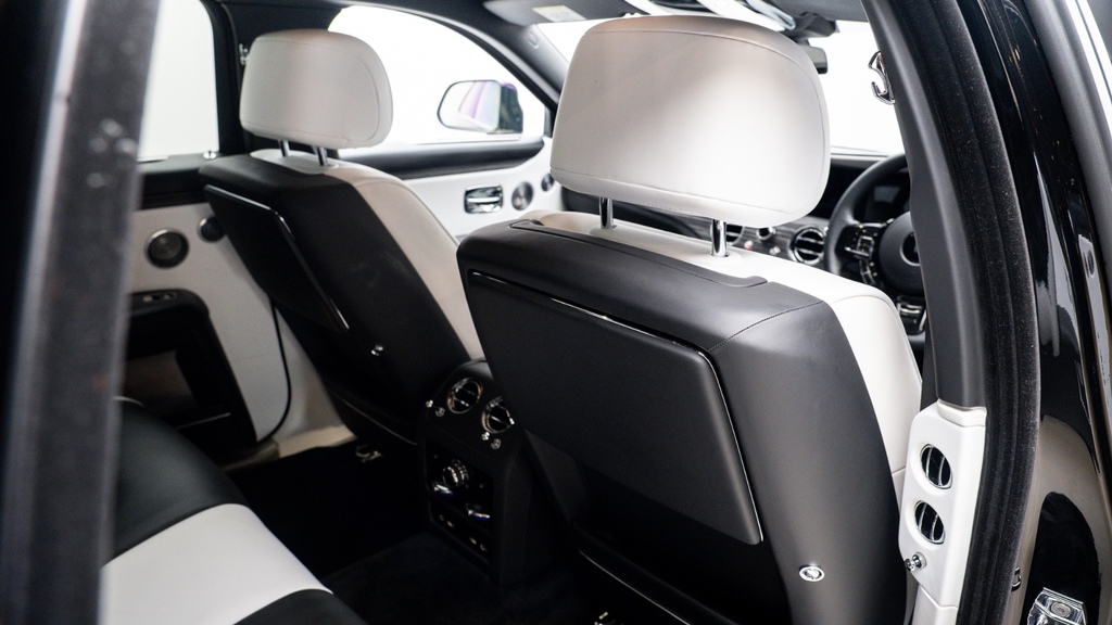 Rolls-Royce Ghost II Black Badge YD25BXF  #10