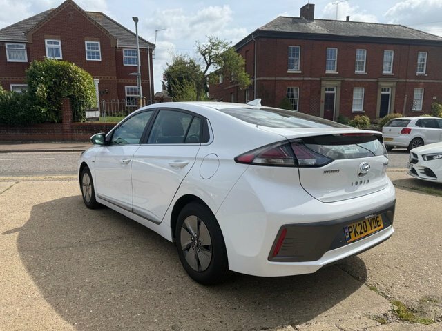 Hyundai Ioniq 1.6 H-gdi Premium Hatchback Hybrid Dct PK20YDE White #5