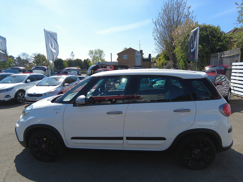 Fiat 500L Sport White #6