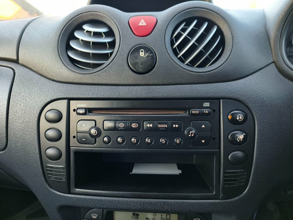 Citroen C3 1.4I Desire Red #16