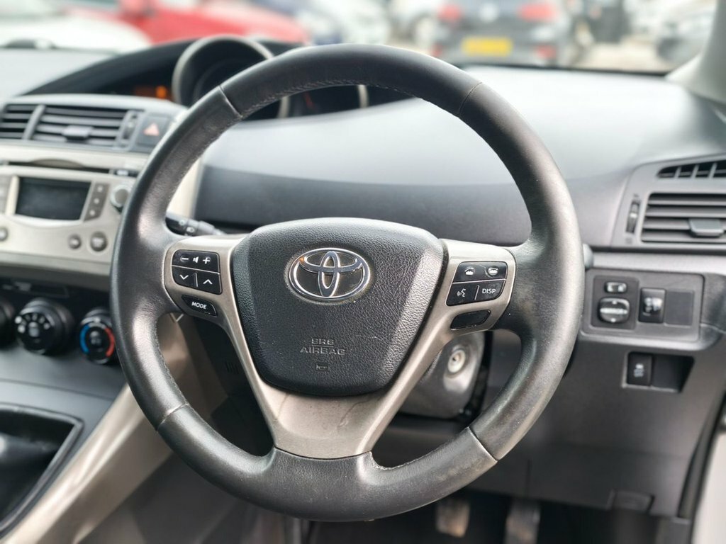 Toyota Verso 1.6L Tr Silver #3