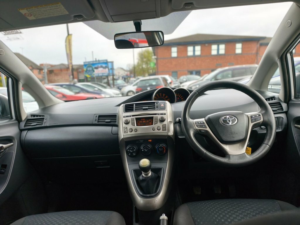 Toyota Verso 1.6L Tr Silver #6