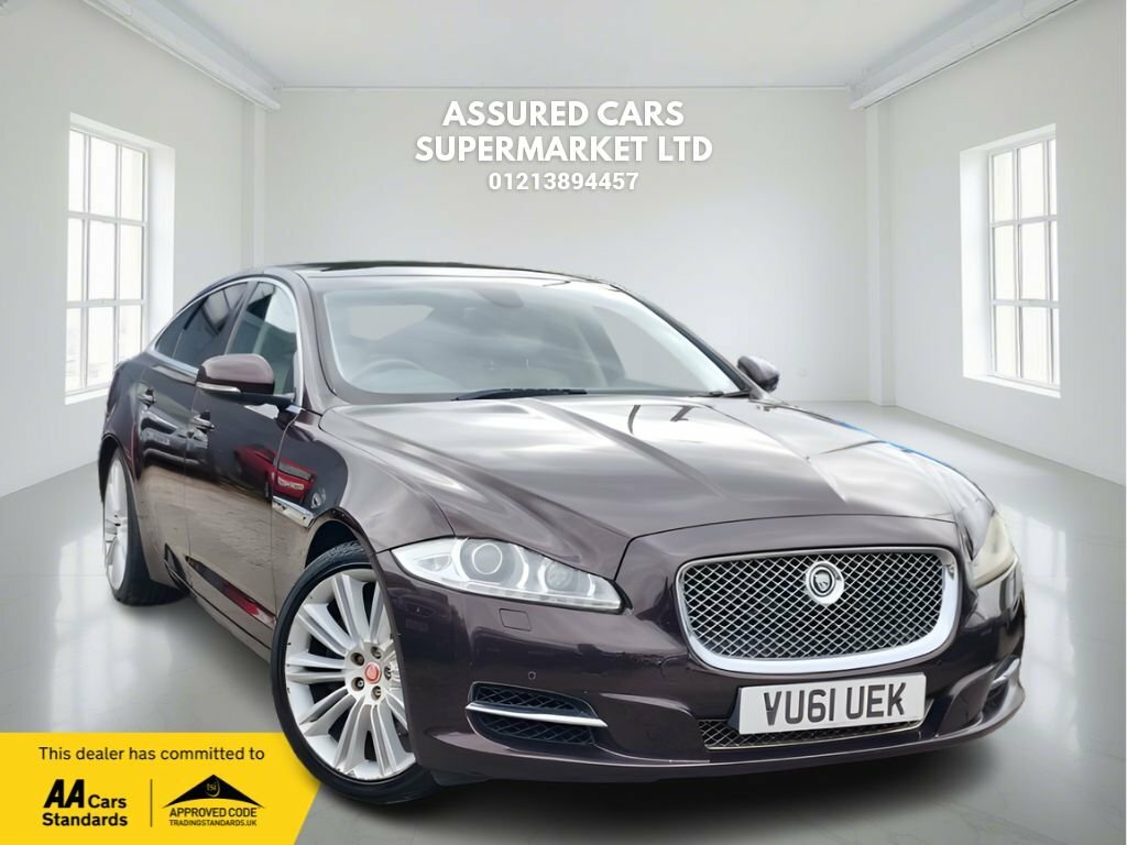 Jaguar XJ 3L Premium Luxury Red