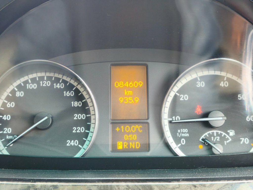 Mercedes-Benz V Class V6 Mpv Ambiente Black #17