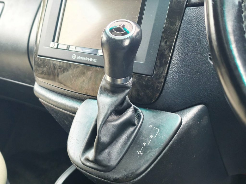 Mercedes-Benz V Class V6 Mpv Ambiente Black #10