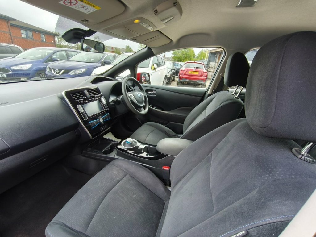 Nissan Leaf Hatchback HG17JXF Red #3