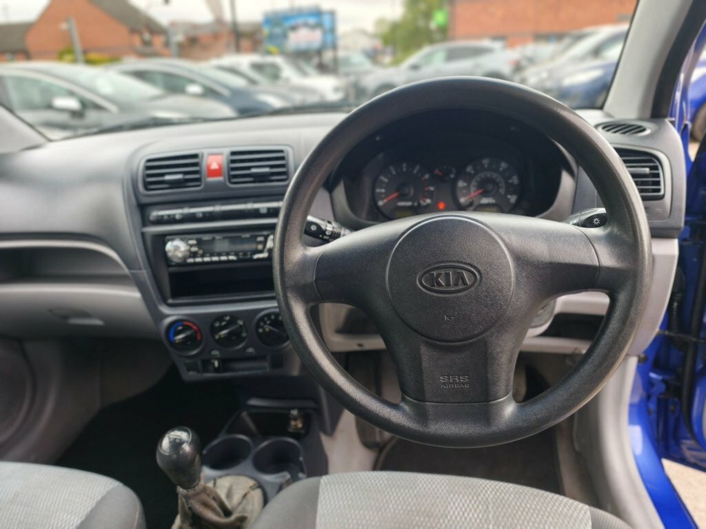Kia Picanto 1.1 LX Black #3
