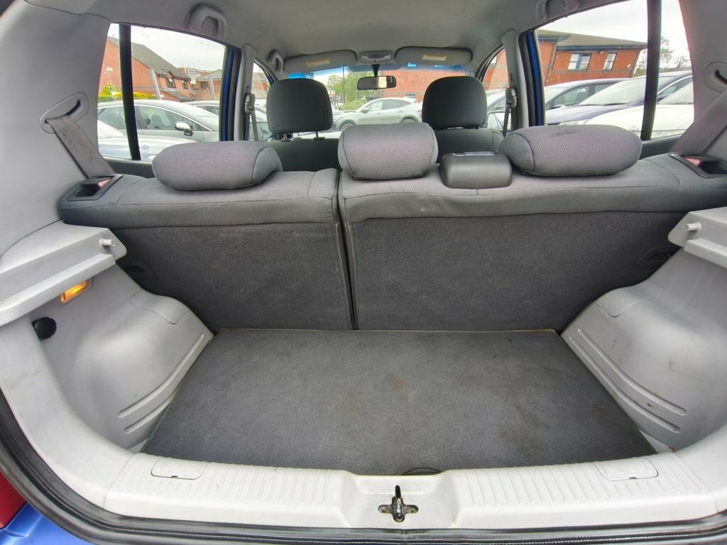 Kia Picanto 1.1 LX Black #19