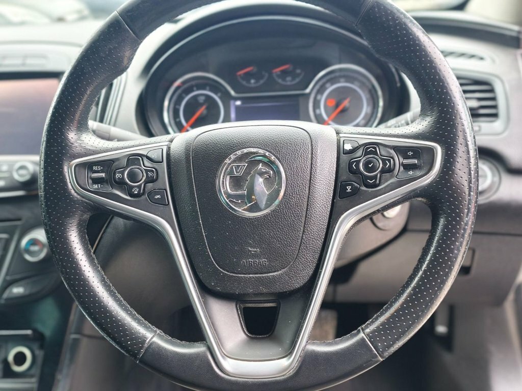 Vauxhall Insignia 2L Sri Nav White #3