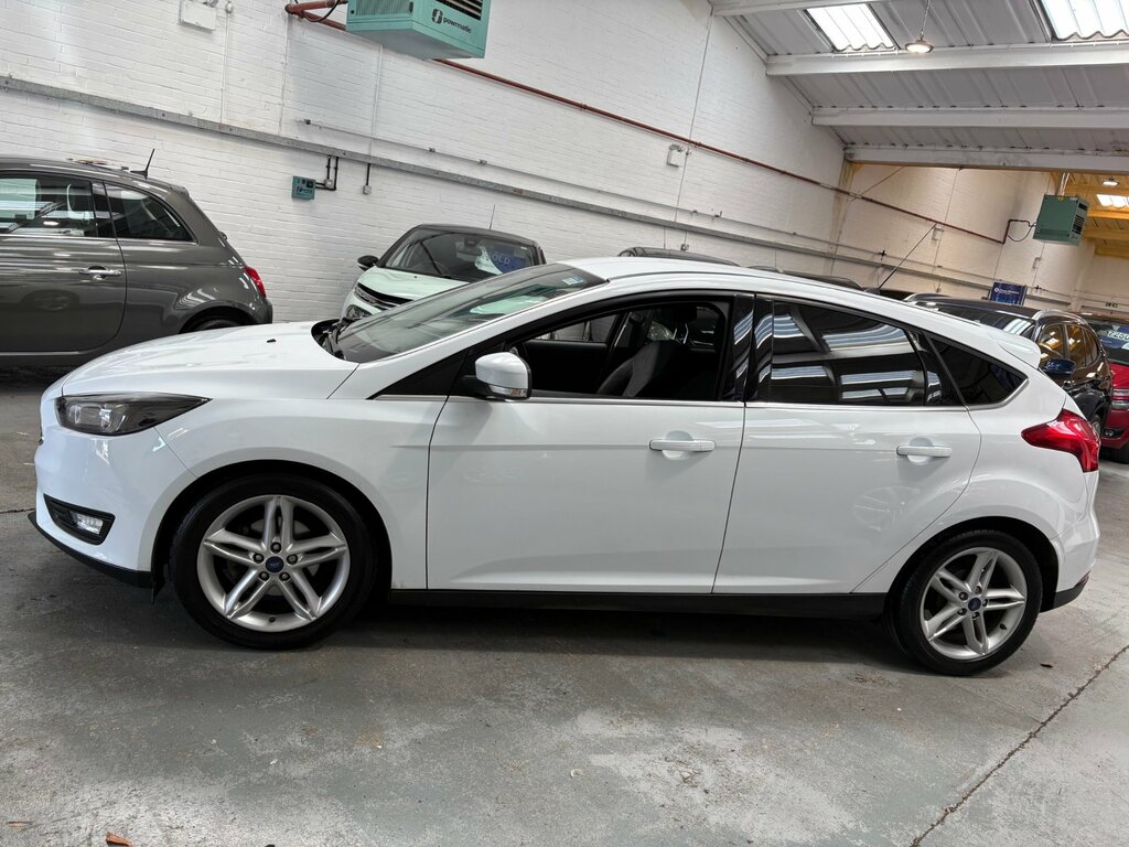 Ford Focus 1.6 Tdci Zetec Hatchback Euro 5 White #2