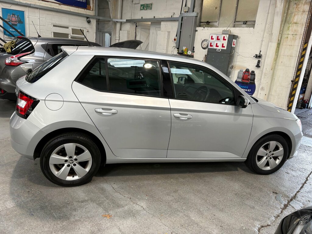 Skoda Fabia 1.2 Tsi Se Hatchback Euro 6 Ss GM15ULO Silver #5