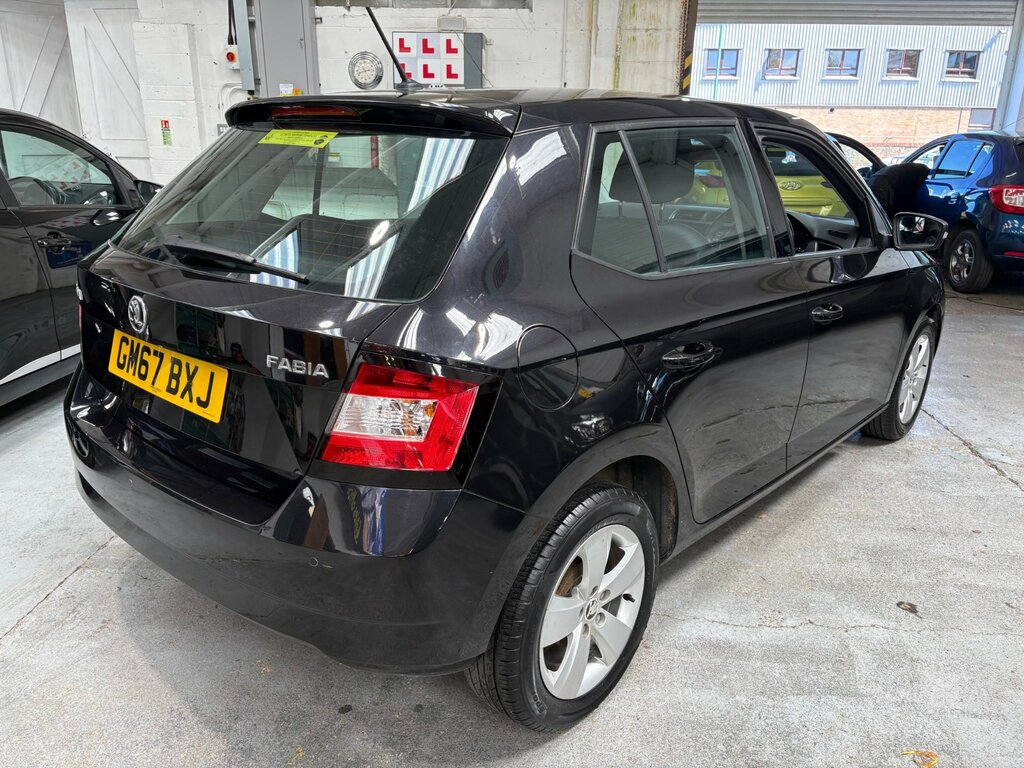 Skoda Fabia 1.0 Se Hatchback Euro 6 Ss 7 GM67BXJ Black #4