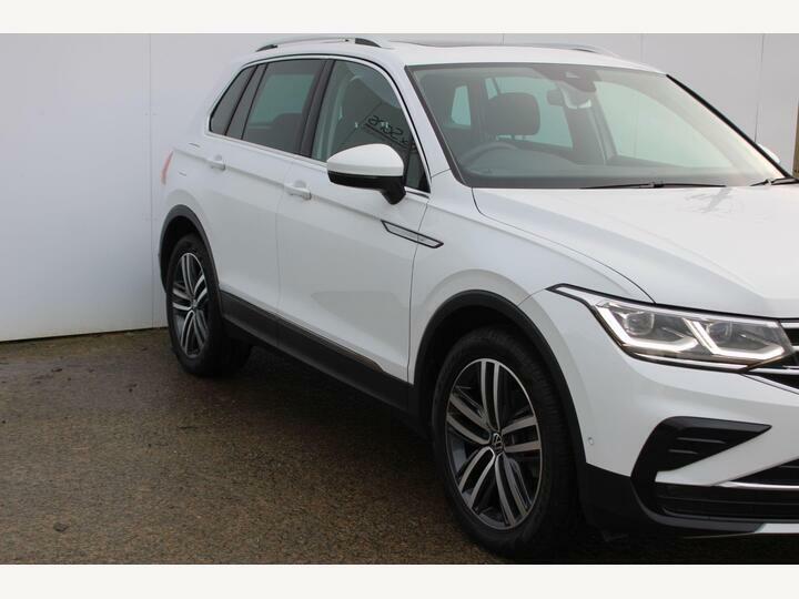 Volkswagen Tiguan 1.5 Tsi Elegance Dsg Euro 6 Ss White #2