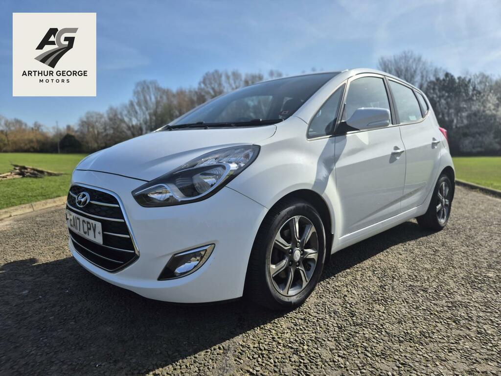 Hyundai Ix20 1.6 Crdi Blue Drive Se Hatchback White #2